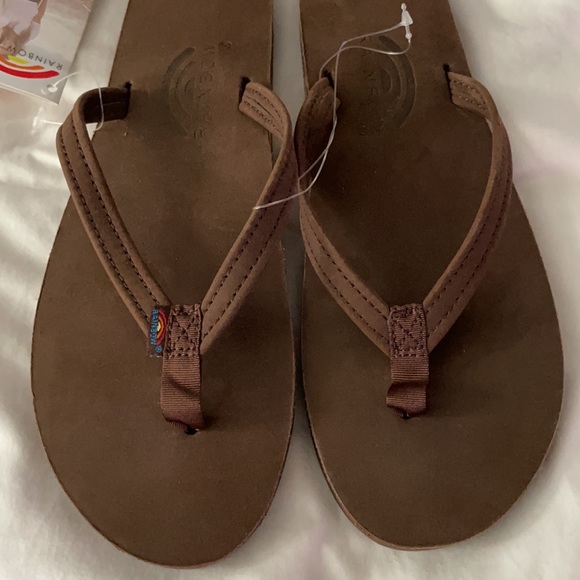 NWT Rainbow flip flop - Picture 3 of 4